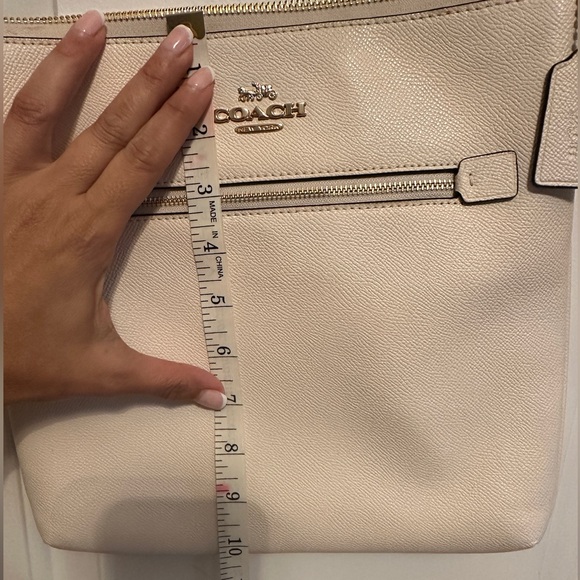 COACH off white cross body bag - Picture 10 of 11